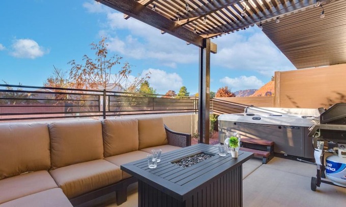 Ivins Casa | Ocotillo Springs Resort 41 Private Hot Tub, Nintendo Console, BBQ Grill & Beautiful Resort Pool