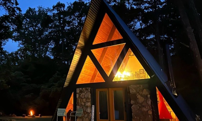 Guntersville Cabina | Book A-Frame Family Cabin Getaway! Walk to Lake!