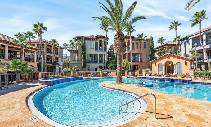 St. Tropez Casa | Oct-Dec Reduced!*Lagoon Pool*Heated Spa*Beach Gear!