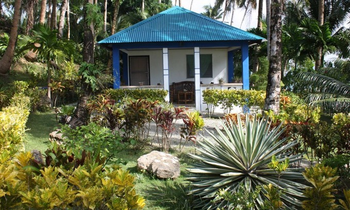 Dalupuri - San Antonio Island Casa | Octopussy Bungalow Beach Resort