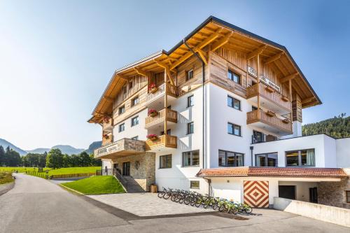 Flachau Apartamento | OFENTÜRL alpine living