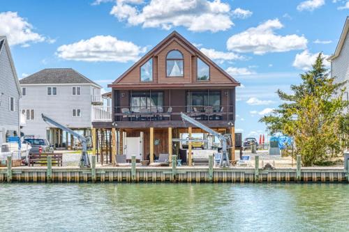 Captain's Cove Casa | Off Duty - Pet Friendly, Waterfront!