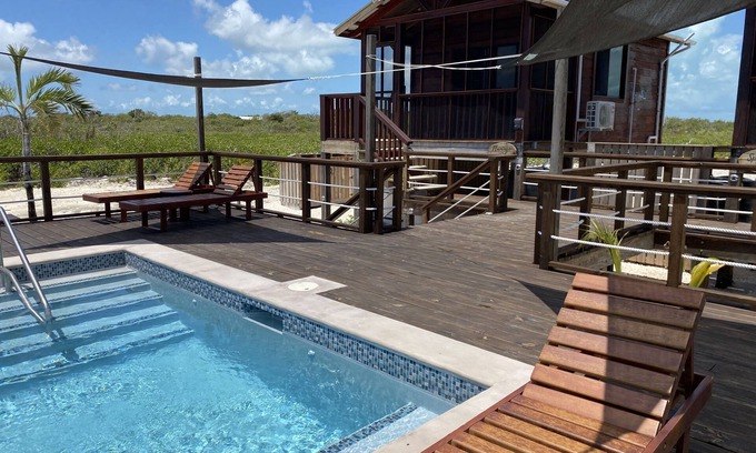 San Pedro Cabina | Off-grid Casita on the most popular beach area of Ambergris Caye!