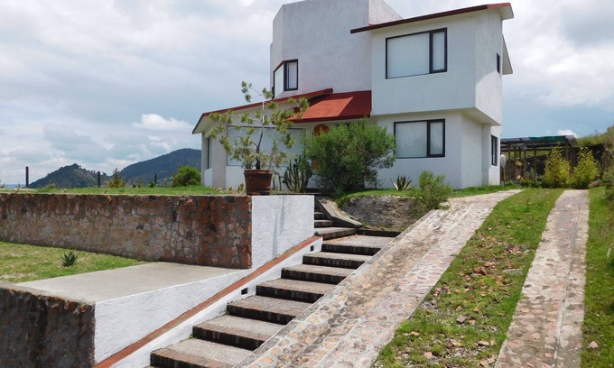 Ixtlahuaca de Rayón Casa | Casa de escapada fuera de la red, acogedora y espaciosa! Excelente vista del valle de Ixtlahuaca