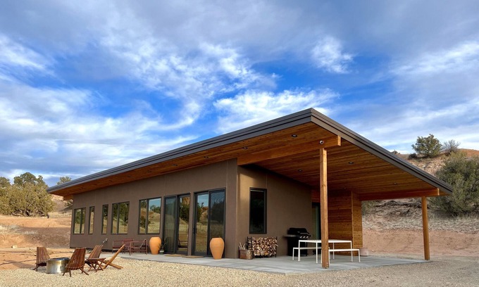 Cannonville Casa | Off-grid Modern Desert Retreat near Bryce Canyon