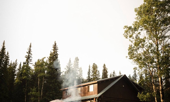 Rock Lake Casa | Off Grid Mountain Lodge - Cabins - Sauna - Hot Tub - Fishing