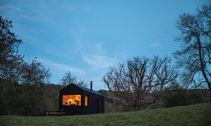 Llangollen Cabina | Off-Grid Woodland Retreat & Wild Sauna Near Llangollen