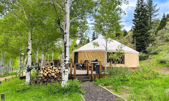Duck Creek Village Alquiler De RV | Off-Grid Yurt at Angel Valley Ranch