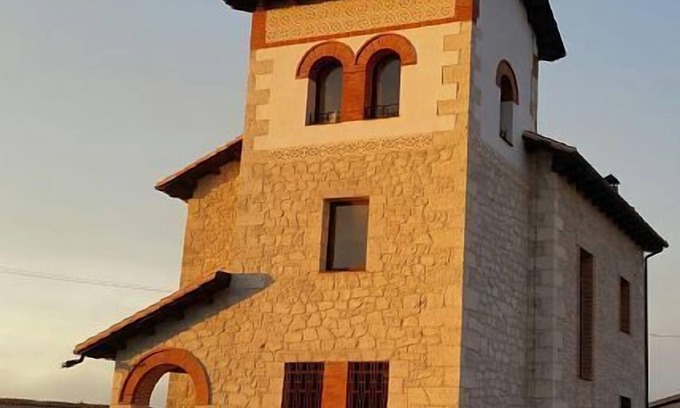 Cuellar Cabaña | Casa en El Henar, Cuéllar. Al lado del Santuario y su pradera.