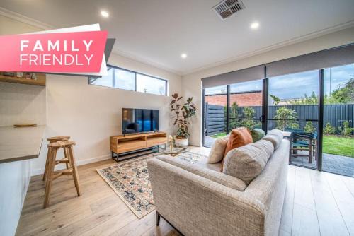 Warradale Casa | Ohana on Hobart Backyard Wifi Family