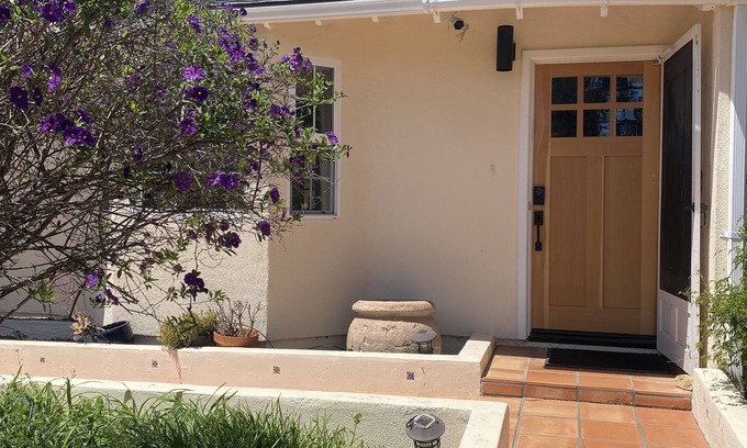 Ojai Casa | Ojai Vallerio Cottage: Peaceful Ojai Retreat with lovely grounds and garden