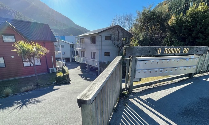 Queenstown City Centre Cabaña | Queenstown Central - Queenstown Holiday Apartment