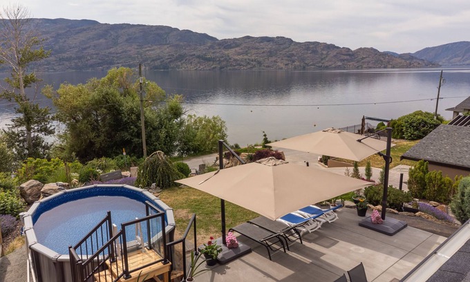 Central Okanagan Casa | Okanagan | LakesideHome | HotTub & Pool | Licensed