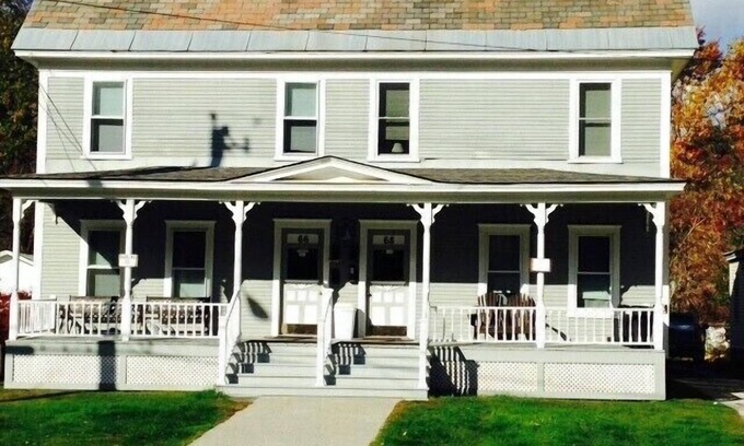 Ludlow Apartamento | Okemo Mountain, Family Affordable 2 fl village location walk to town, Dogs OK.