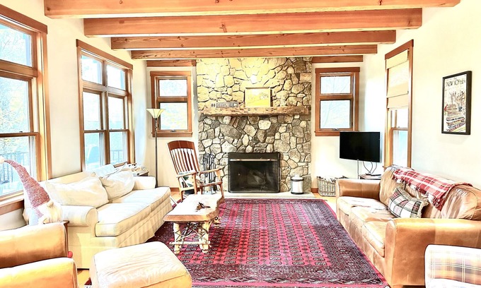 Ludlow Casa | Okemo Private Home Snowshoe Lodge Ludlow, VT
