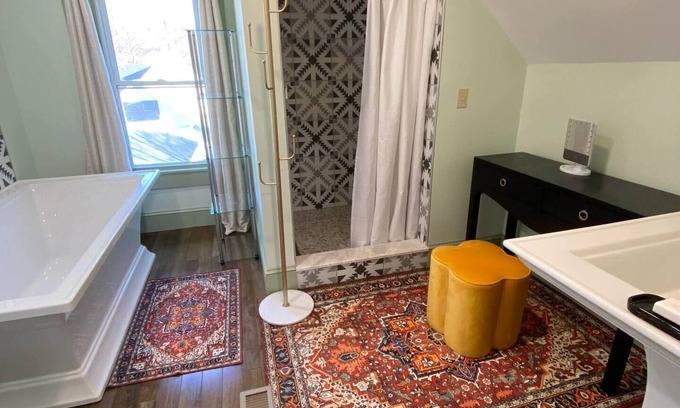 Springfield Casa | Okemo Ski Mountain Resort is only 18 Miles Away. Book Now & Enjoy Skiing.