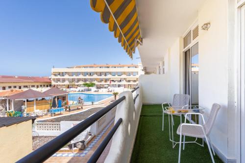 Playa Paraiso Apartamento | OkStay Marina Palace Tenerife with balcony and pool view