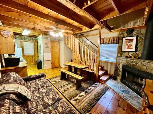 Helen Casa | Oktoberfest themed Cabin in woods stream #14