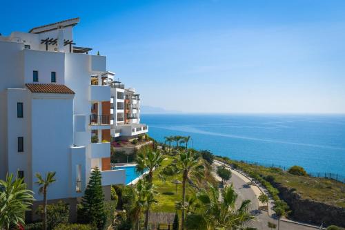 Torrox Costa Apartamento | Olée Nerja Holiday Rentals by Fuerte Group