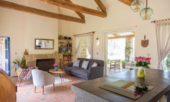 Naivasha Casa | Olanga House: Beautiful Modern Wildlife Getaway