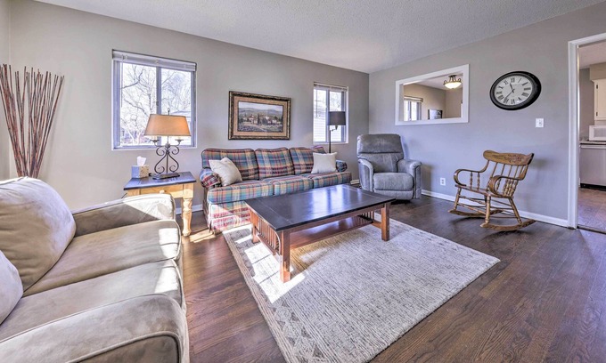 Olathe Casa | Olathe Retreat w/Deck, Near 1-35 and Santa Fe