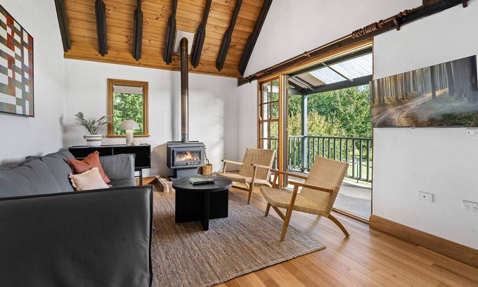 Eglinton Casa | Old Alloway Cottage - Spacious - Sleeps 5