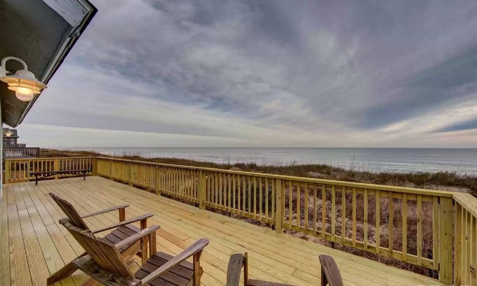 Duck Cabaña | Old Bay Hideaway Oceanfront Cottage