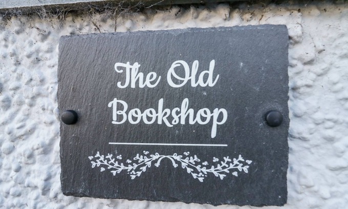Cartmel Cabaña | OLD BOOK SHOP, pet friendly, character holiday cottage in Cartmel