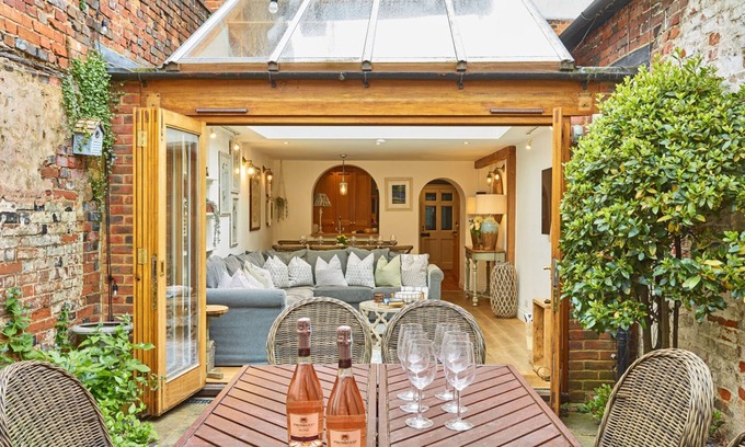 Henley-on-Thames Casa | Old Coach House Dolls House - From 1100 Per Night