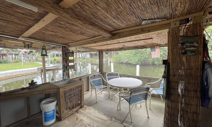 Crystal River Casa | Old Country Living Ozello Keys 1 BR/1BA Waterfront Fishing Cabin