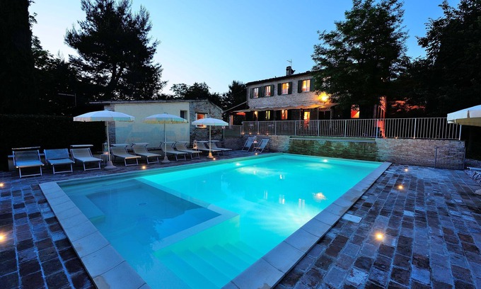 Rupoli Villa | Antigua casa de campo con piscina