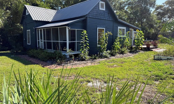 Carrabelle Cabaña | Old Florida Fishing Cottage on the Forgotten Coast