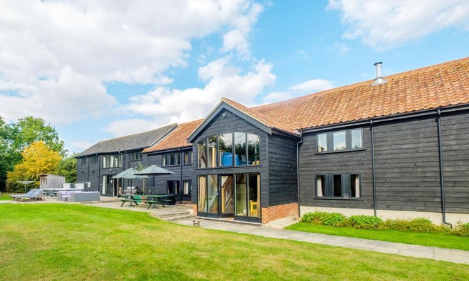 Darsham Casa | Old Hall Barn - Aldeburgh Coastal Cottages