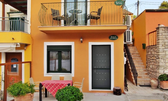 Longos Apartamento | Old Harbour Apartments by CorfuEscapes