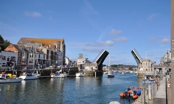 Weymouth Cabaña | Old Harbour View