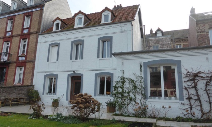 Dieppe Villa | old house near the sea, the city center of Dieppe and the golf course