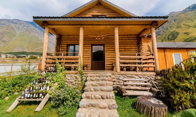 Gergeti Casa | Old Hut