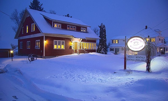 Caribou Cama Y Desayuno | Old Iron Inn Bed and Breakfast