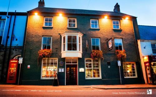 Pembroke Hotel | Old Kings Arms Hotel