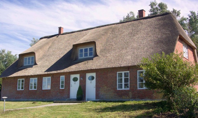 Neukirchen/Erzgeb Casa | Antigua casa del guardián de cerradura LUV 5 * Casa con techo de paja para 6 pers. + Casa de sauna