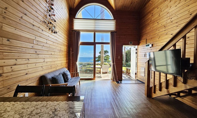 Namwon Casa | Old Man and Sea Pension
