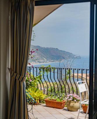 Taormina Apartamento | Old Memories House
