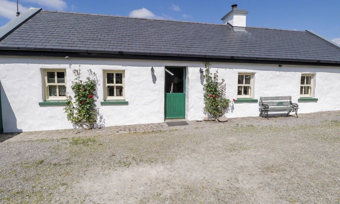 Liscarney Casa | OLD MIKE'S COTTAGE, pet friendly in Westport, County Mayo
