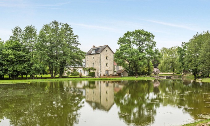 Reugny Casa | Old mill from the 19th century and its pond in the heart of the Châteaux of the Loire Valley