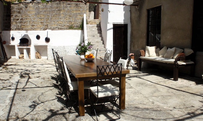 Montefrio Casa | Molino Lorca ofrece un alojamiento en el molino retaurado antiguo.