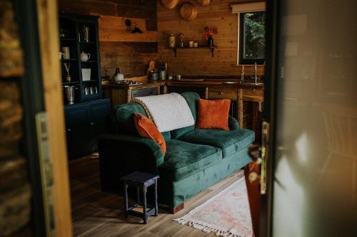 Longdon Cabina | Old Oak Farm