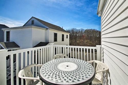 Old Orchard Beach Apartamento | Old Orchard Beach Apt - Walk to Beach and Pier!
