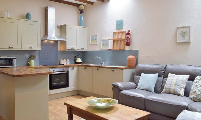 Dinas Cross Cabaña | Old Rectory Cottage - Dinas Country Club