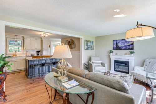 Old Saybrook Center Casa | Old Saybrook Home with Screened Porch and Ocean View!