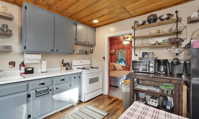 Big Bear Cabina | OLD School LOG Cabin #2340
